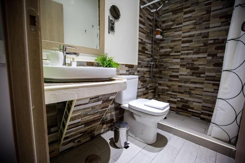 Hostal Adis image