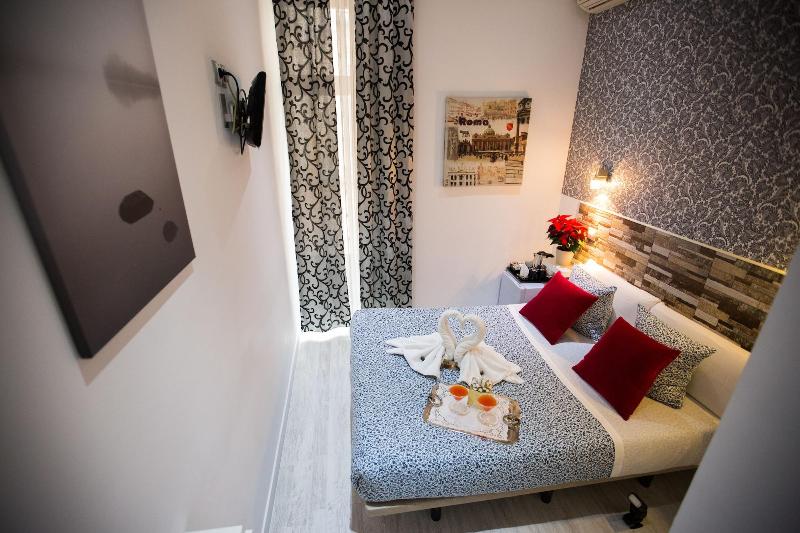 Hostal Adis image
