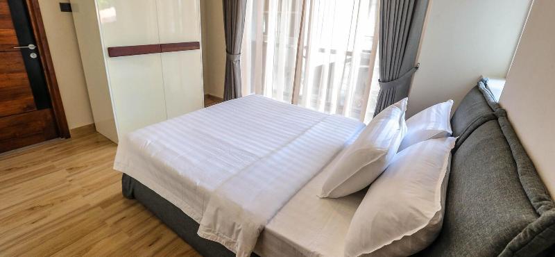 Pink Elephant Tourist Apartment Hotel image