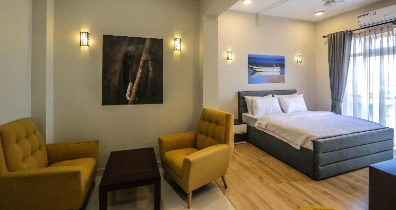 Pink Elephant Tourist Apartment Hotel image