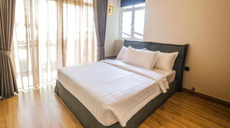 Pink Elephant Tourist Apartment Hotel image