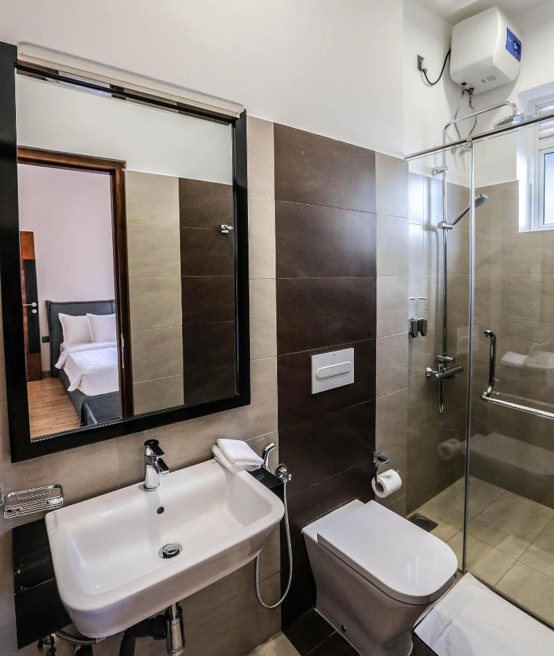Pink Elephant Tourist Apartment Hotel image
