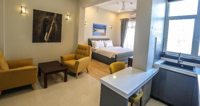 Pink Elephant Tourist Apartment Hotel image