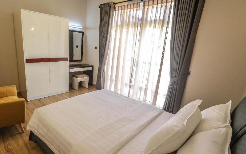 Pink Elephant Tourist Apartment Hotel image
