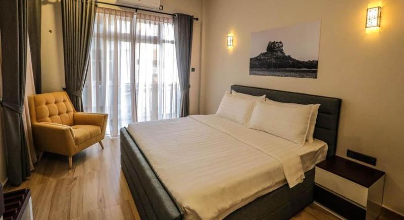 Pink Elephant Tourist Apartment Hotel image