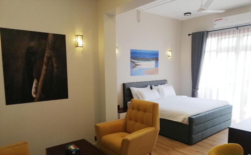 Pink Elephant Tourist Apartment Hotel image