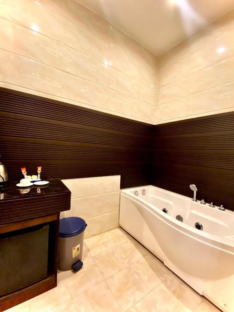 Aral Hotel image