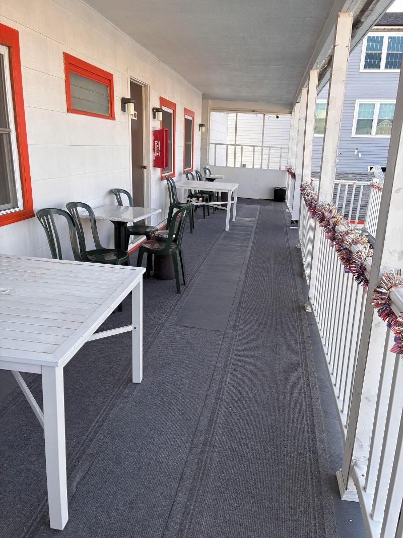 Sunshine Motel — general view