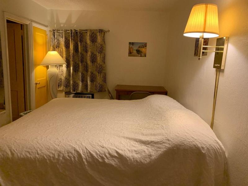 Sunshine Motel image