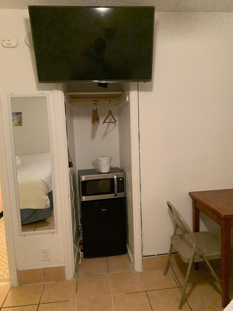 Sunshine Motel image