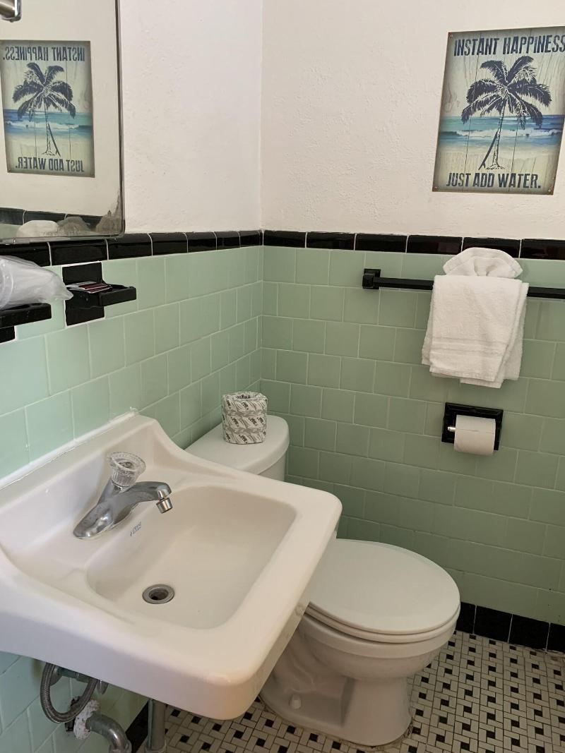 Sunshine Motel image