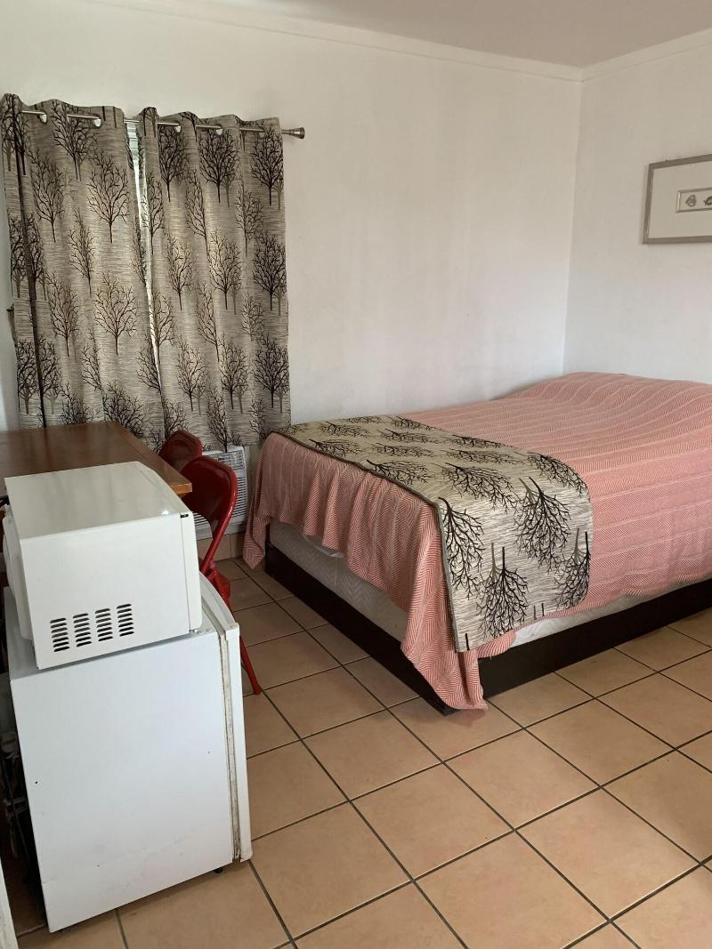 Sunshine Motel image