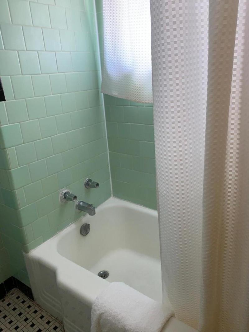 Sunshine Motel image