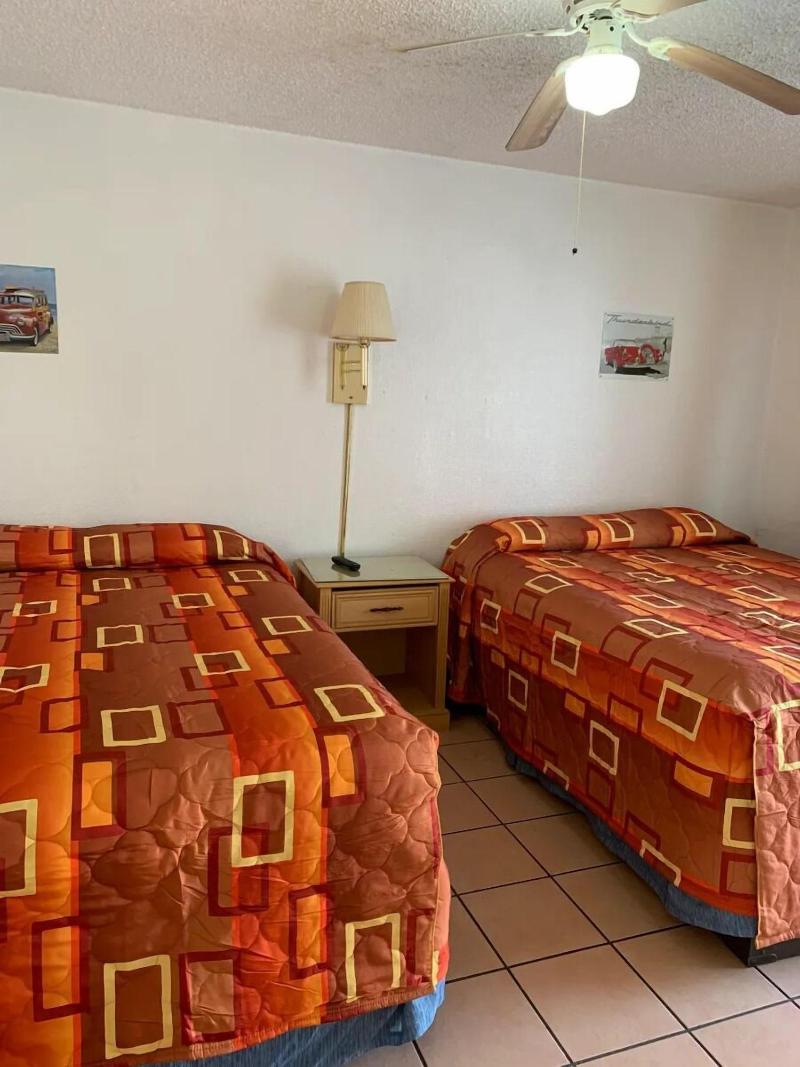 Sunshine Motel image