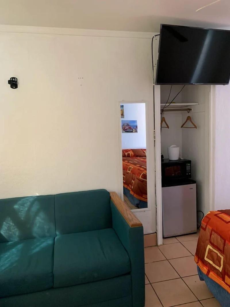 Sunshine Motel image