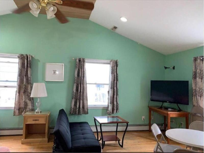 Sunshine Motel image