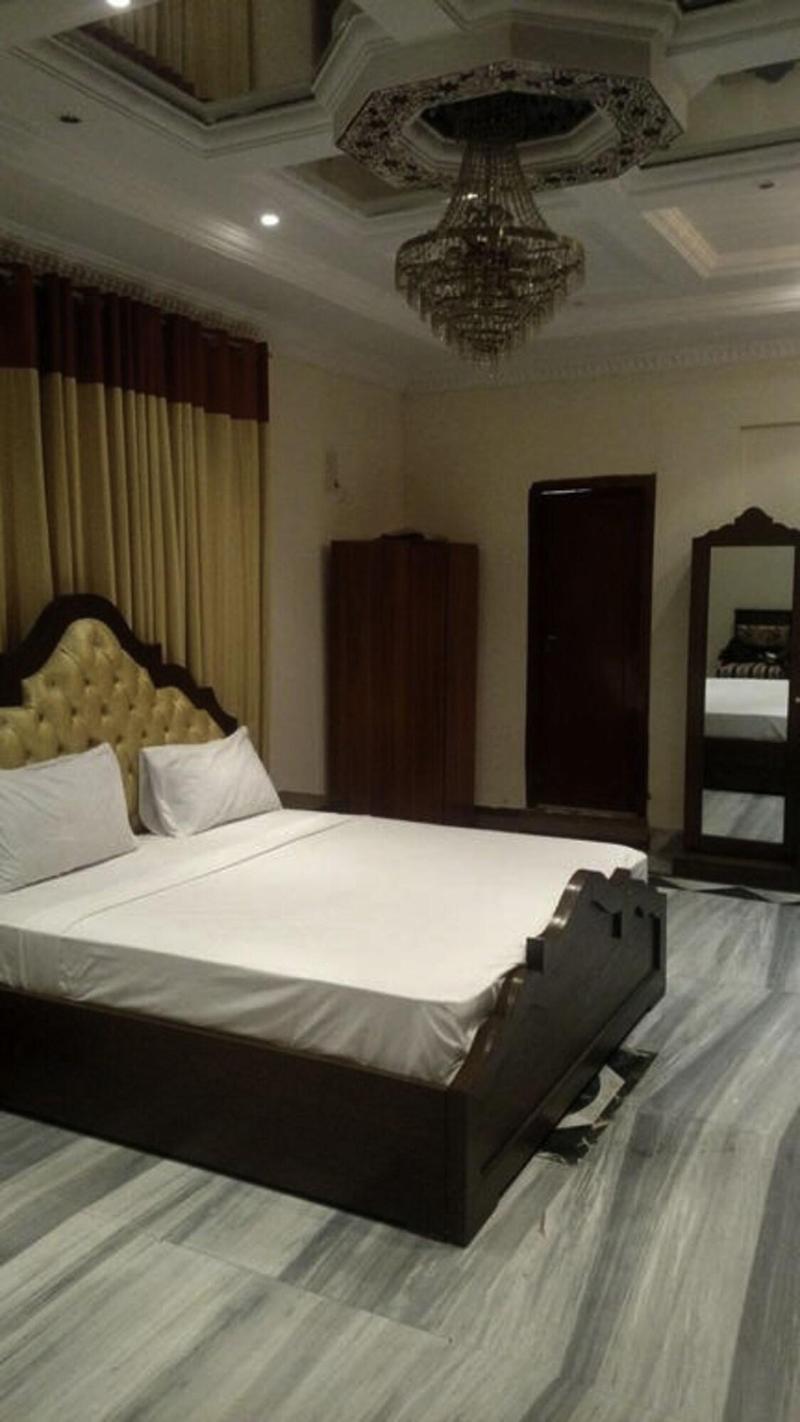 Executive Galaxy Guest House image