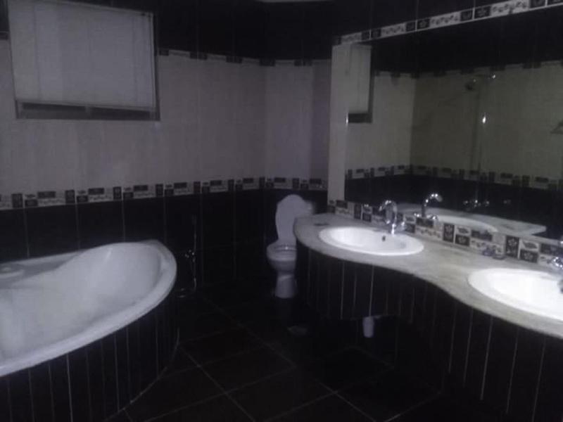 Executive Galaxy Guest House image