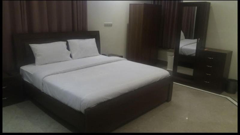 Executive Galaxy Guest House image