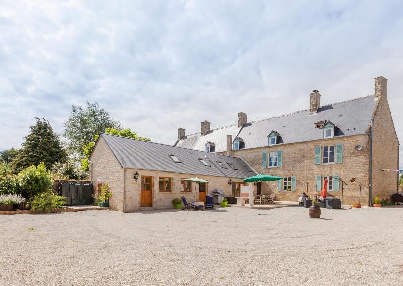 The Old Farm Of Amfreville image