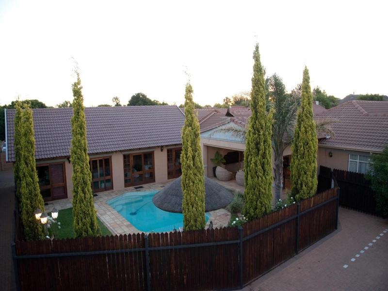 Rise And Shine Lodge image