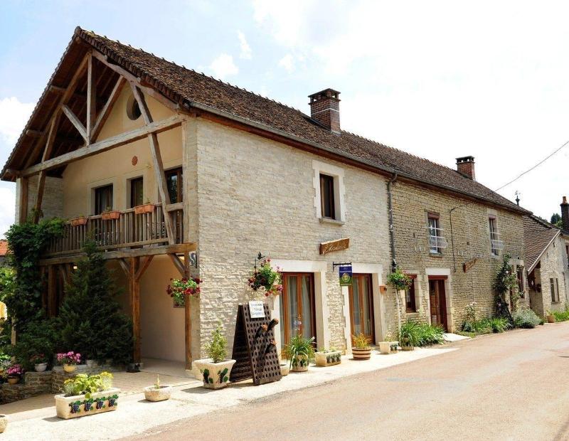 L Haubette image