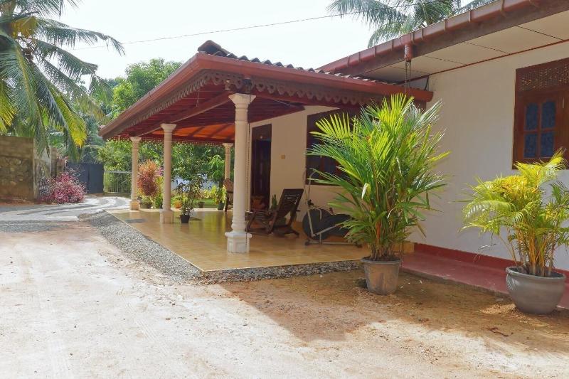 Damith Tourist Inn image