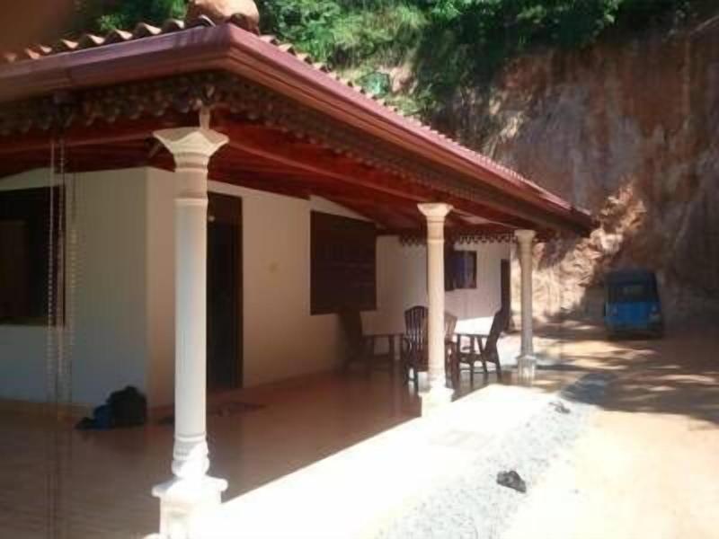 Damith Tourist Inn image