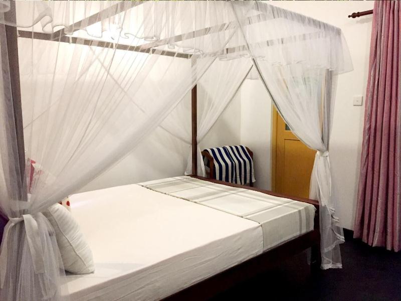 Damith Tourist Inn image