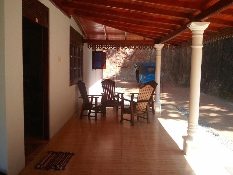 Damith Tourist Inn image