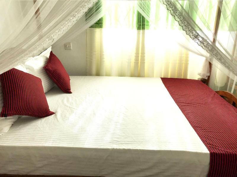 Damith Tourist Inn image
