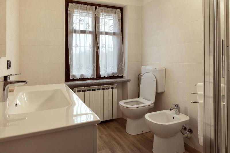 L Piasi image