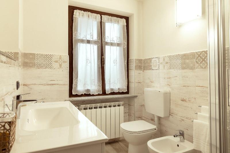 L Piasi image