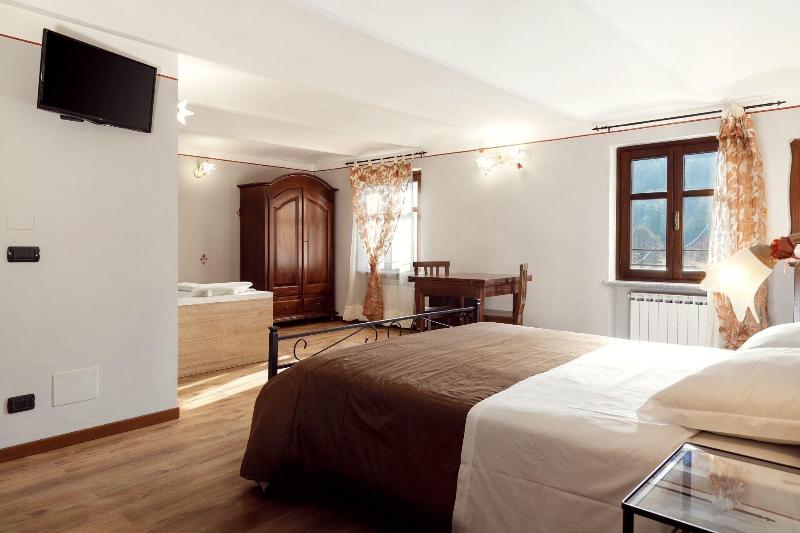 L Piasi image