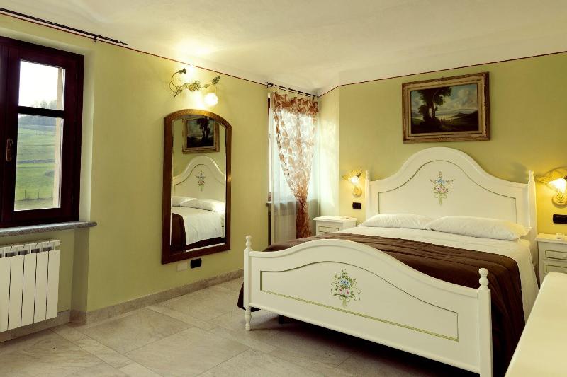 L Piasi image