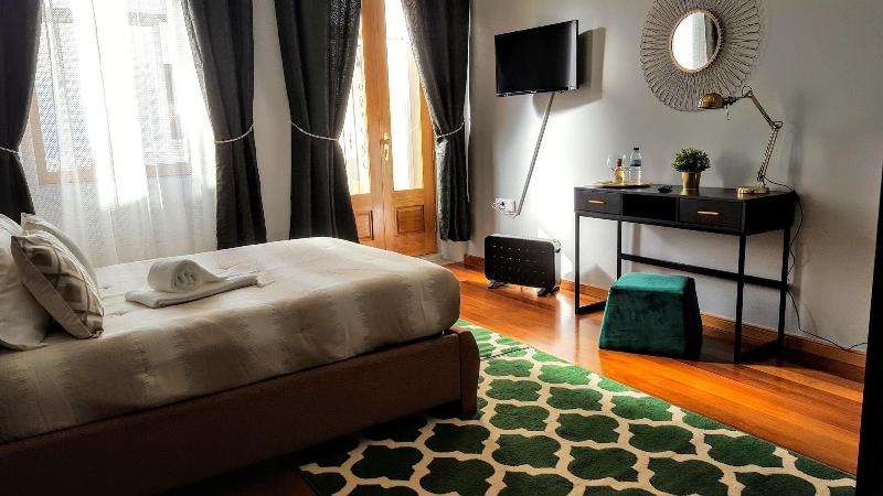 Cool Guesthouse image