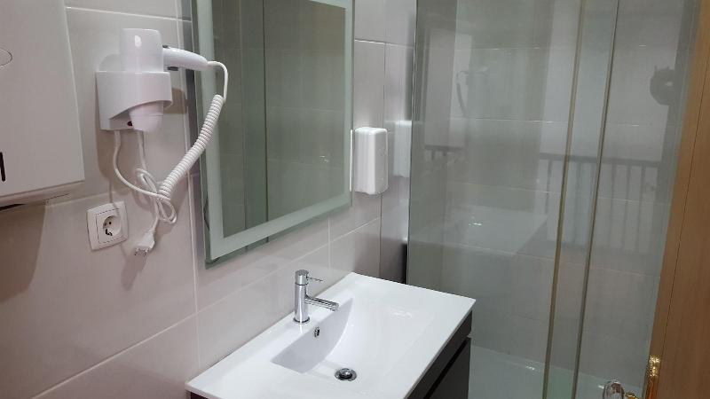 Cool Guesthouse image
