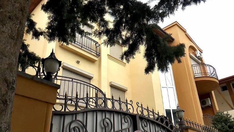 Villa Courtyard image