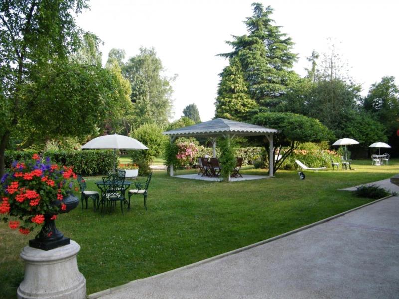 Villa Des Iris image