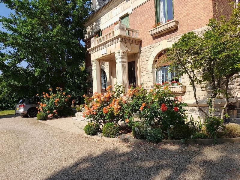 Villa Des Iris image