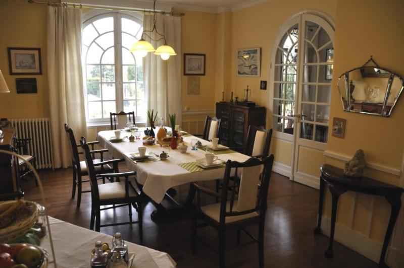 Villa Des Iris image