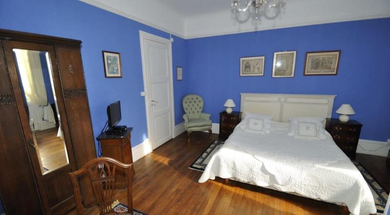 Villa Des Iris image