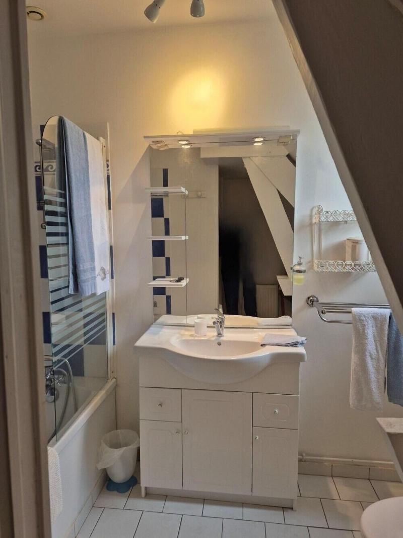 Villa Des Iris image