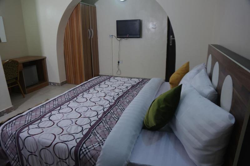 Goddis Apartments image
