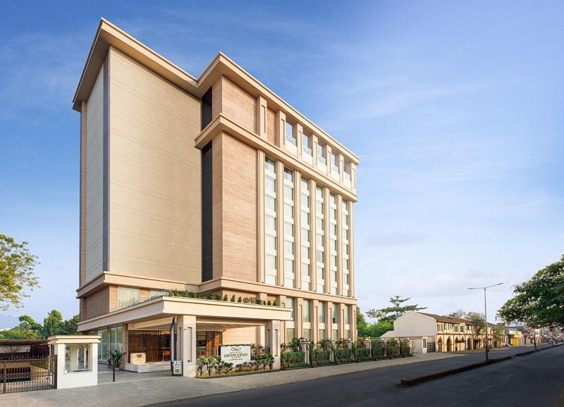 Bellevue Sarovar Portico image