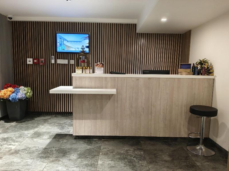 Bellevue Sarovar Portico image