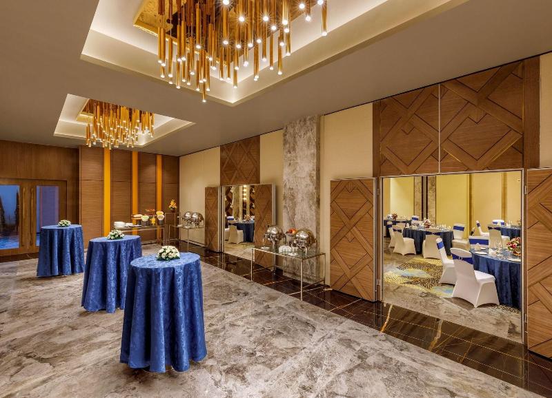 Bellevue Sarovar Portico image