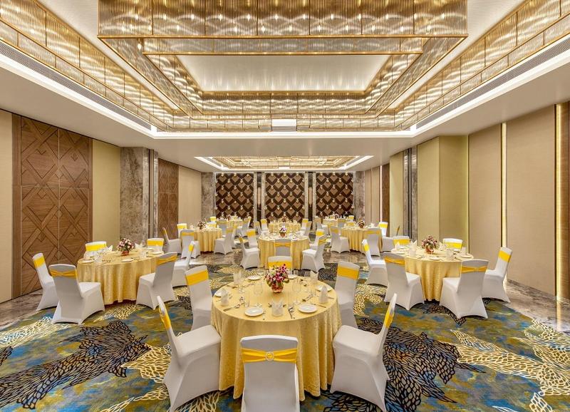 Bellevue Sarovar Portico image