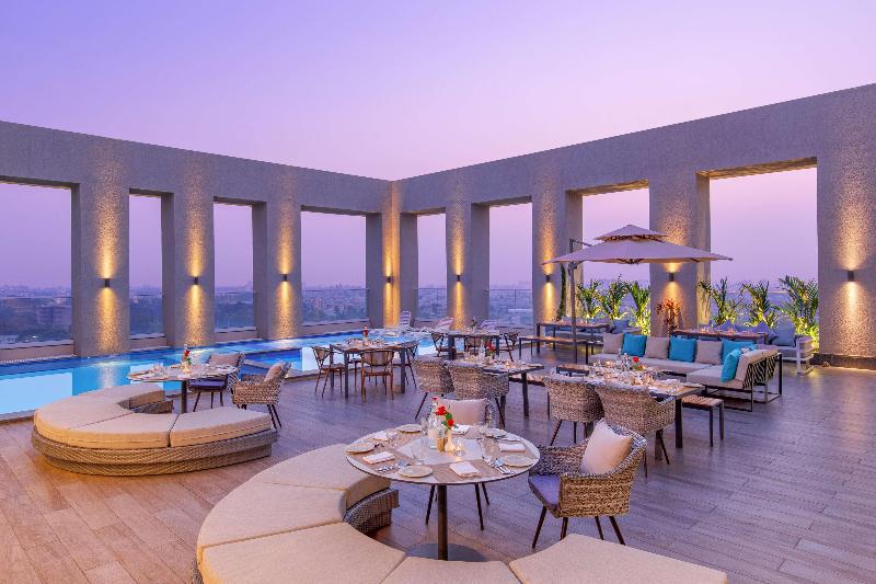 Bellevue Sarovar Portico image