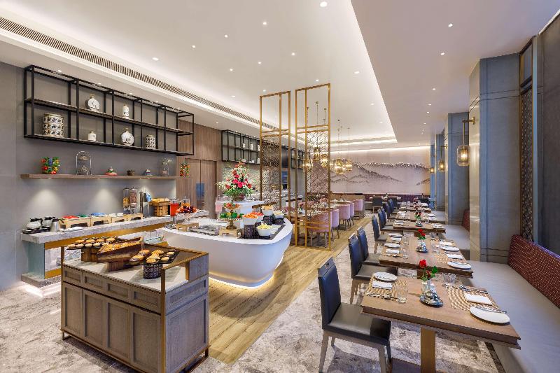 Bellevue Sarovar Portico image